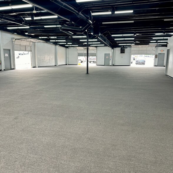 More Photos Of 3215-3235 S Southwest Loop 323, Tyler Unknown For Lease