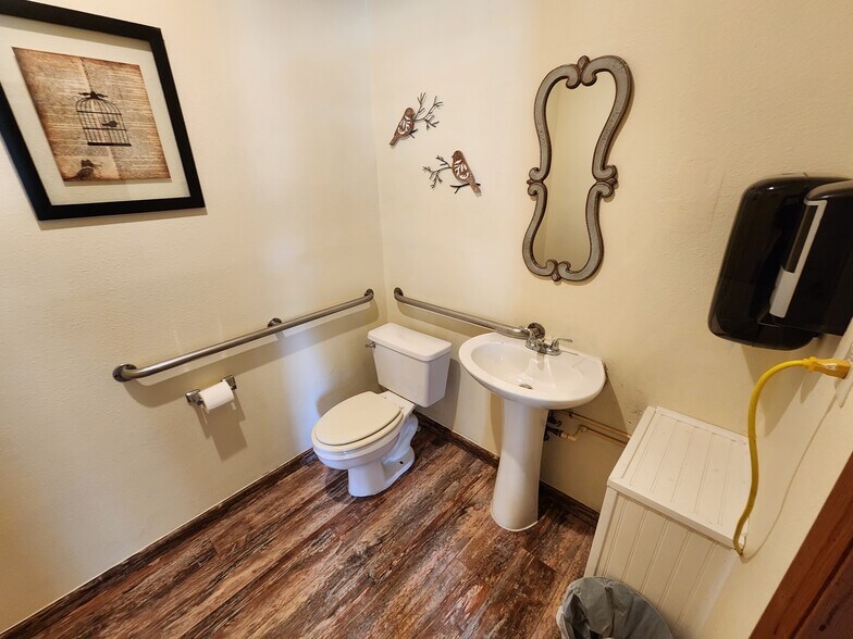 More Photos Of 1740 E Jefferson St, Brooksville Restaurant For Sale