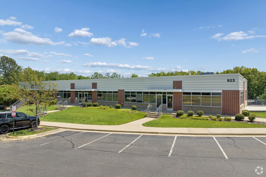 More Photos Of 927 Maple Grove Dr, Fredericksburg Unknown For Lease