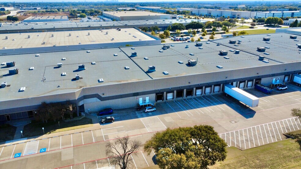More Photos Of 4300 Empire Rd, Fort Worth Distribution For Lease