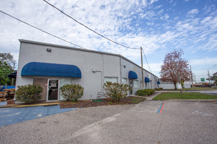 More Photos Of 1400 N Orange Blossom Trl, Orlando Warehouse For Sale