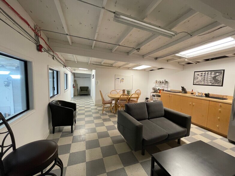 More Photos Of 1925 Francisco Blvd E, San Rafael Light Manufacturing For Lease