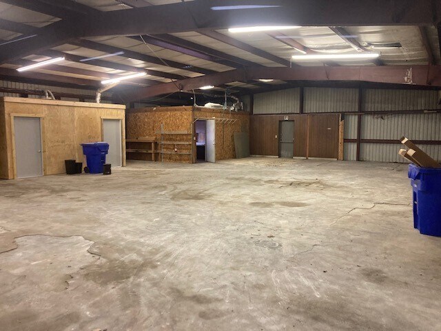 More Photos Of 4841 Buckingham Rd, Fort Myers Light Distribution For Lease