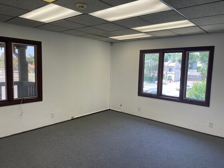 More Photos Of 110 Civic Center Dr, Vista Office For Sale