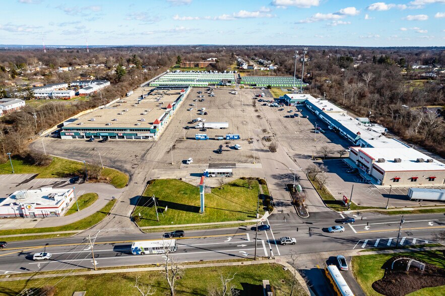 More Photos Of 8148 Hamilton Ave, Cincinnati Unknown For Lease