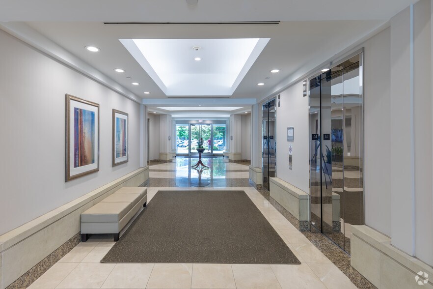 More Photos Of 3430 Toringdon Way, Charlotte Office For Lease