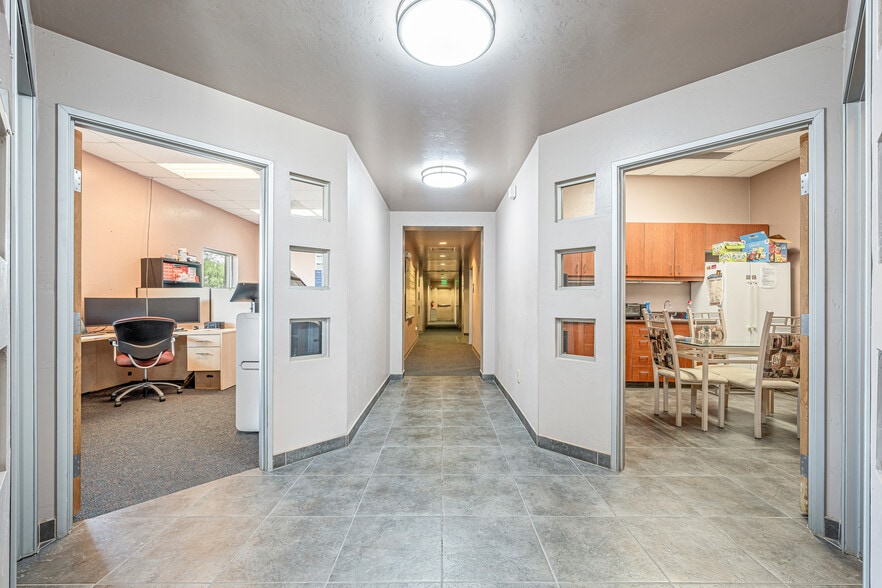 More Photos Of 4655 S Coach Dr, Tucson Warehouse For Sale