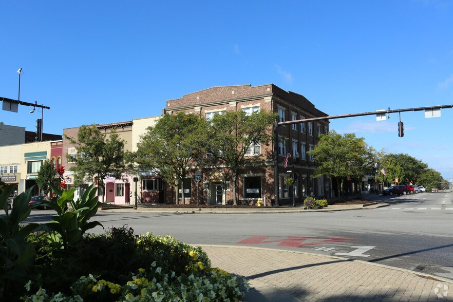 More Photos Of 102 Main St, Wadsworth Office For Lease