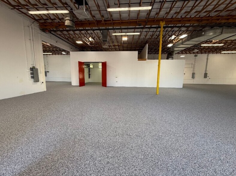 More Photos Of 714 N Monterey St, Gilbert Warehouse For Lease