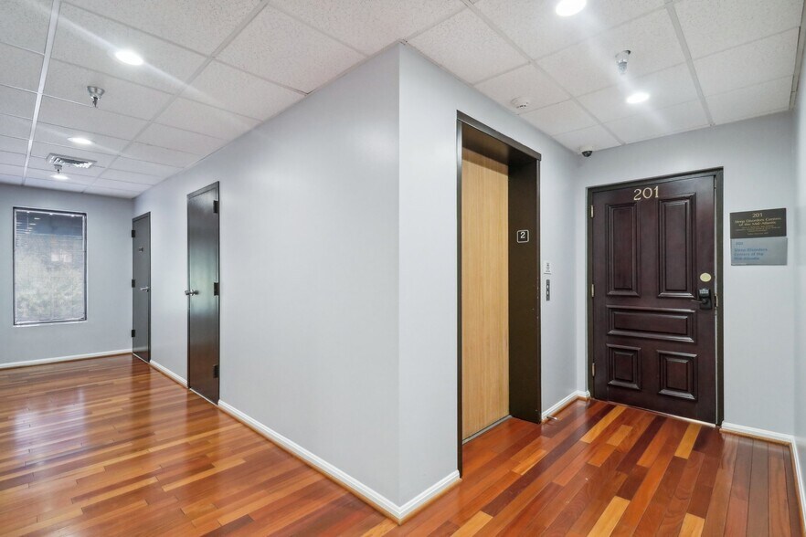 More Photos Of 2235 Cedar Ln, Vienna Office For Sale