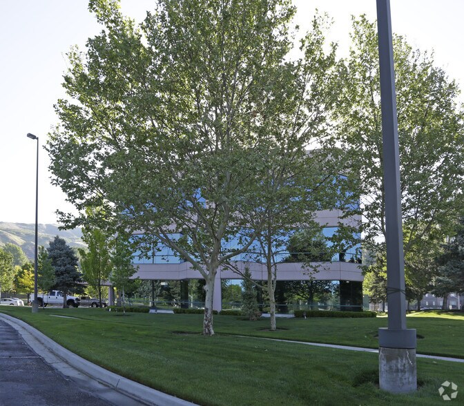 More Photos Of 5252 N Edgewood Dr, Provo Office For Lease