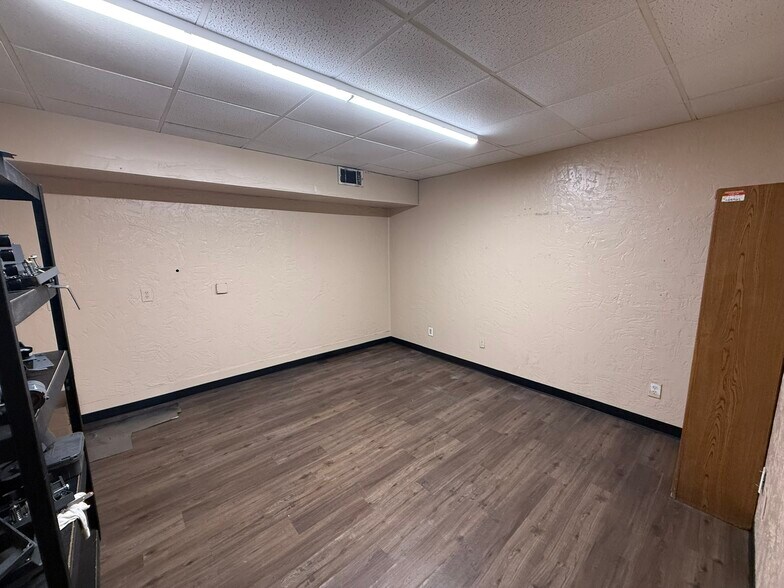 More Photos Of 1202 Washington, South Houston Industrial For Sale