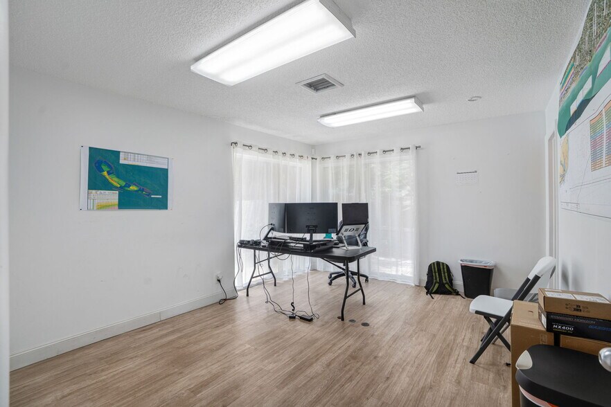More Photos Of 540 Nokomis Ave S, Venice Medical For Lease