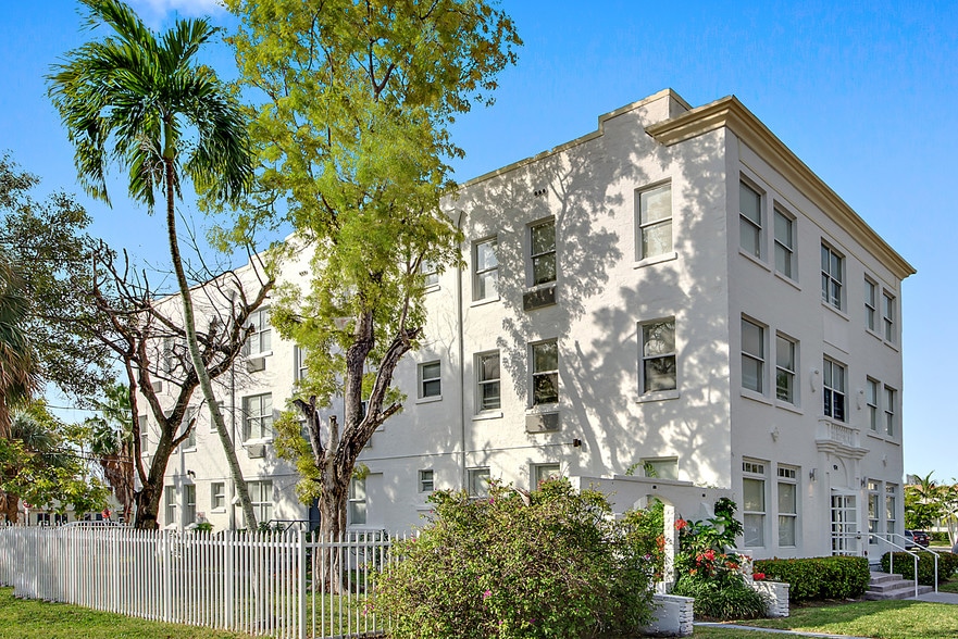 More Photos Of 924 Marseille Dr, Miami Beach Apartments For Sale