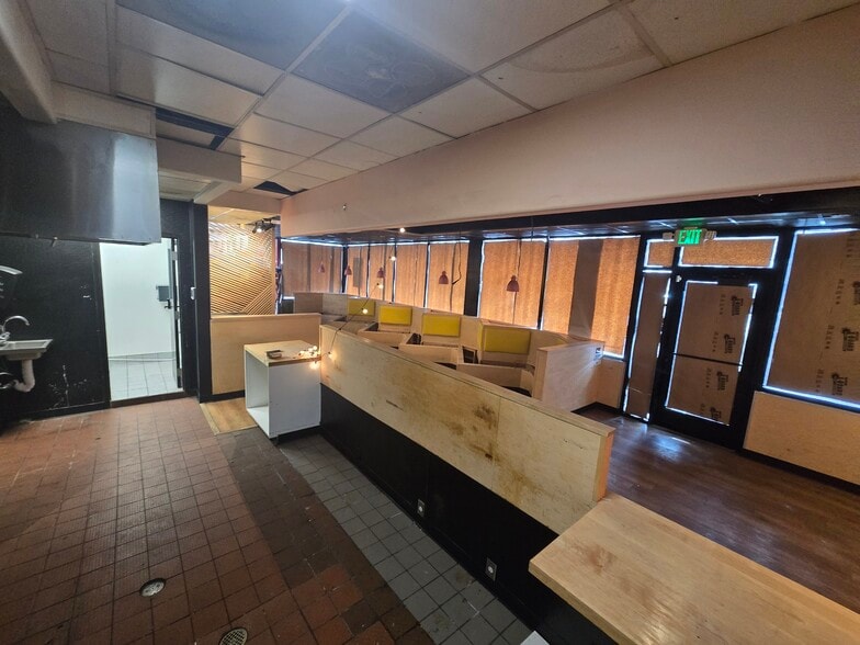 More Photos Of 25 S State St, Lindon Restaurant For Lease