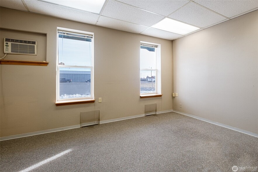 More Photos Of 119 J St SW, Quincy Office For Sale