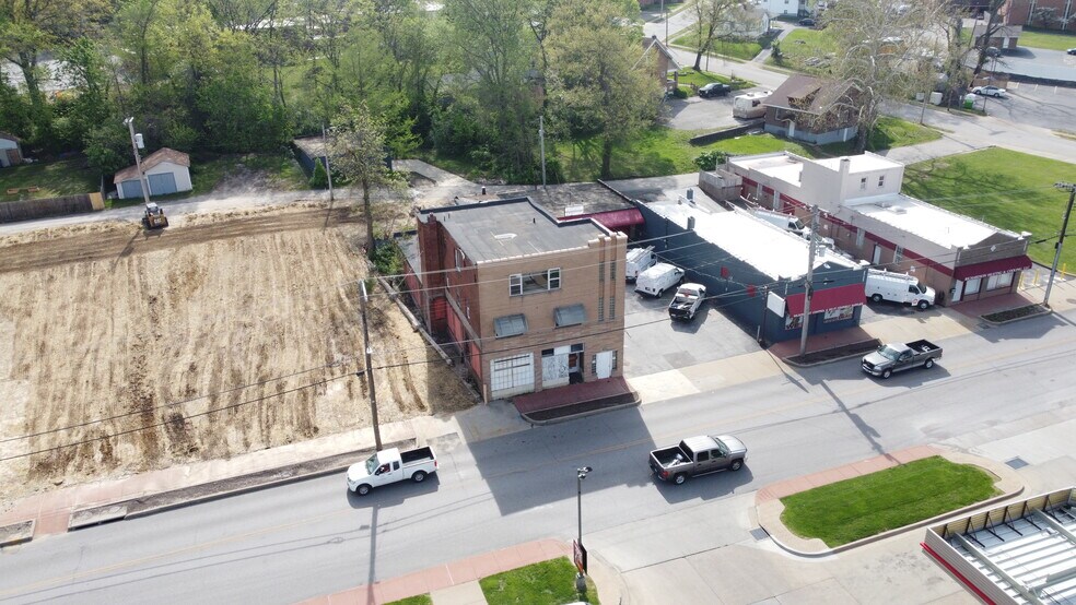 More Photos Of 2622 Woodson Rd, Overland Office Residential For Sale