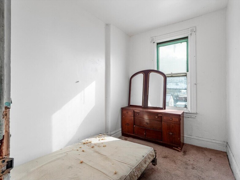 More Photos Of 134 Steuben St, Pittsburgh Restaurant For Sale