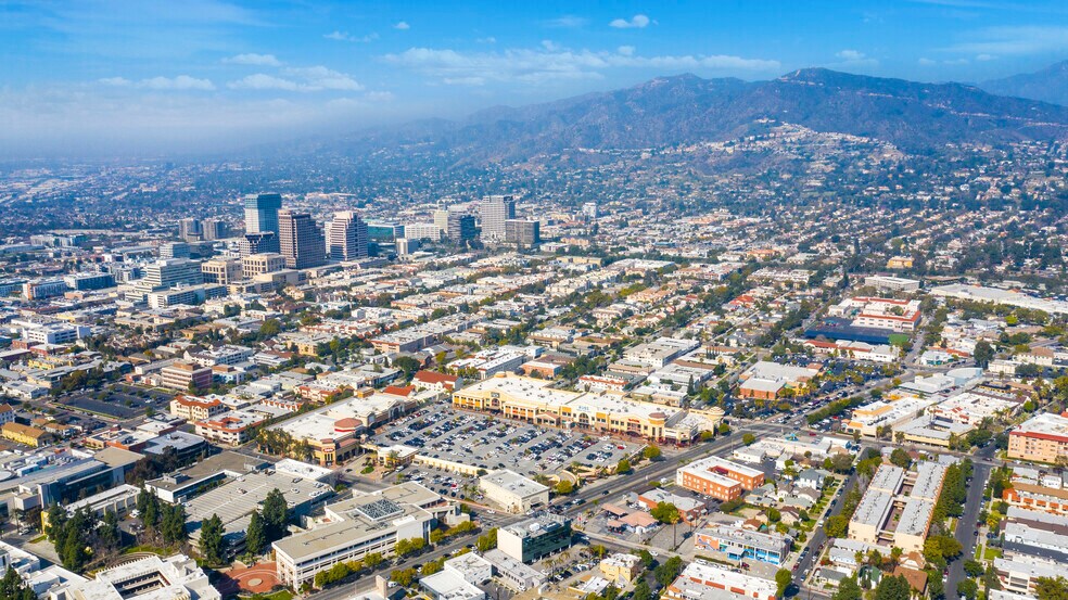 More Photos Of 249 N Glendale Ave, Glendale General Retail For Lease