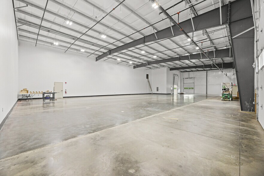 More Photos Of 2844 Westway Drive, Brunswick Warehouse For Lease