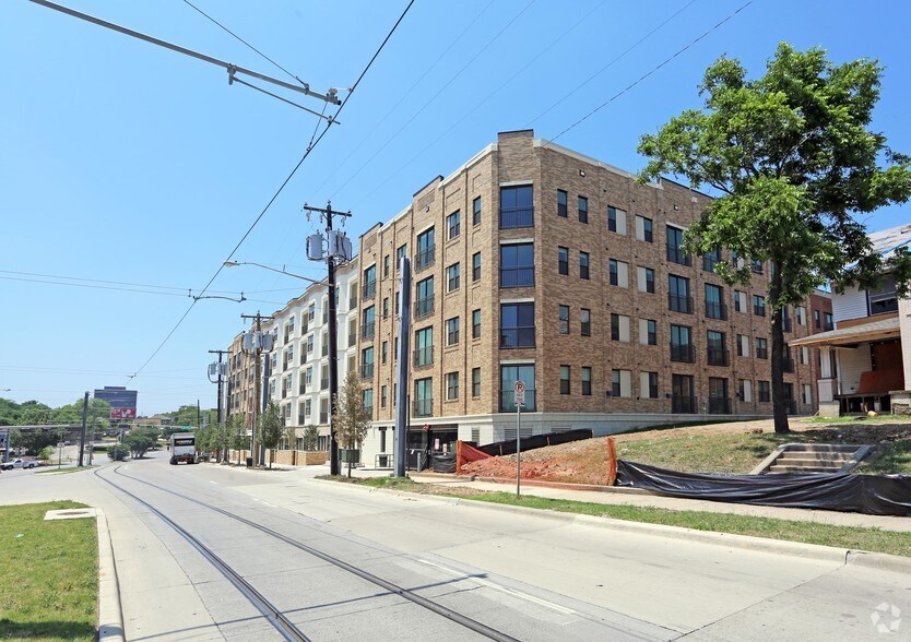 More Photos Of 195 W Davis St, Dallas Apartments For Lease