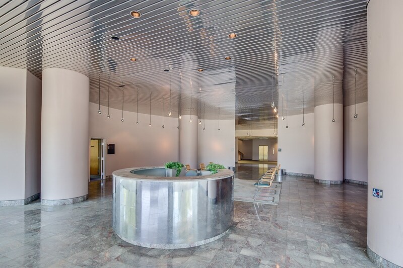 More Photos Of 3796 Lamar Ave, Memphis Office For Sale