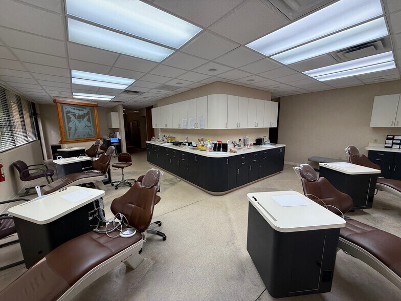 More Photos Of 11382 Prosperity Farms Rd, Palm Beach Gardens Medical For Lease