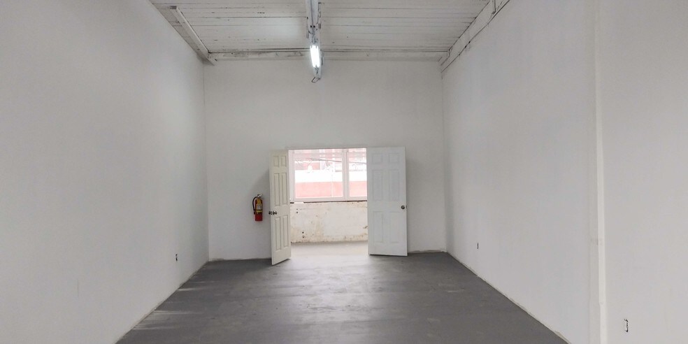 More Photos Of 60 Dickerson St, Newark Light Manufacturing For Lease