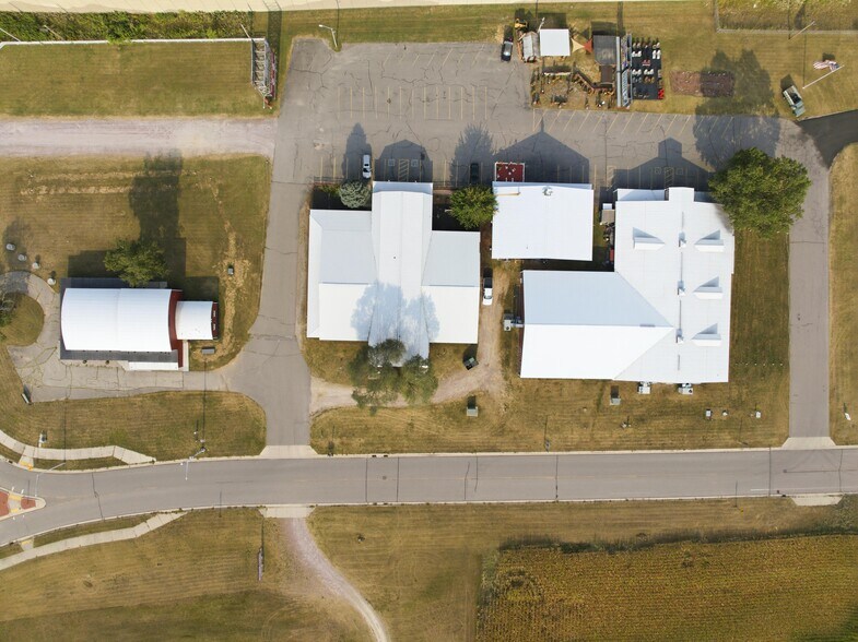 More Photos Of S2269 Timothy Ln, Baraboo General Retail For Sale