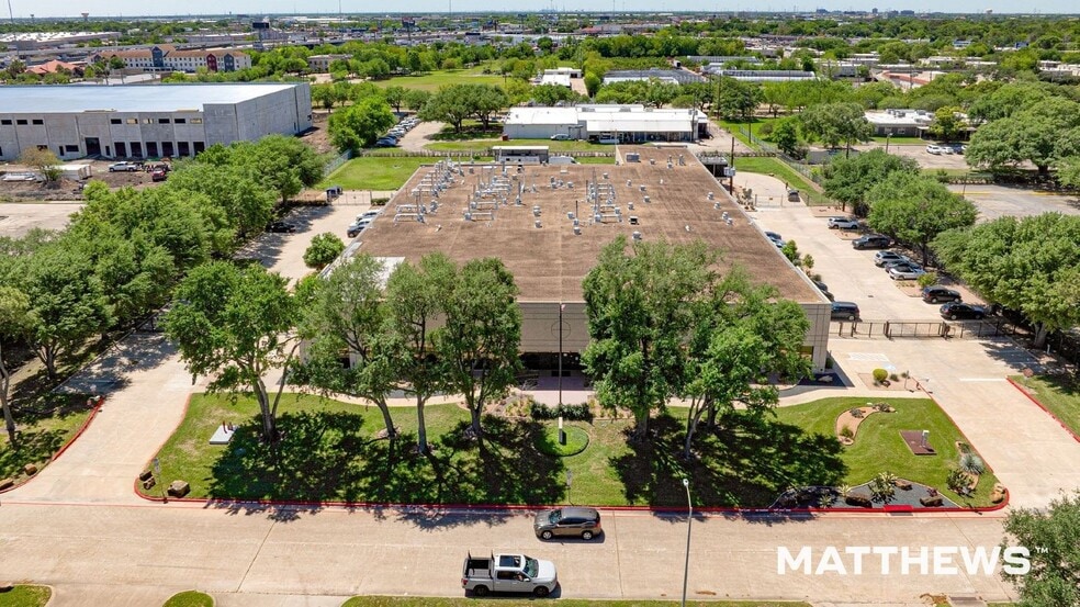 Primary Photo Of 10625 Fallstone Rd, Houston Office For Sale