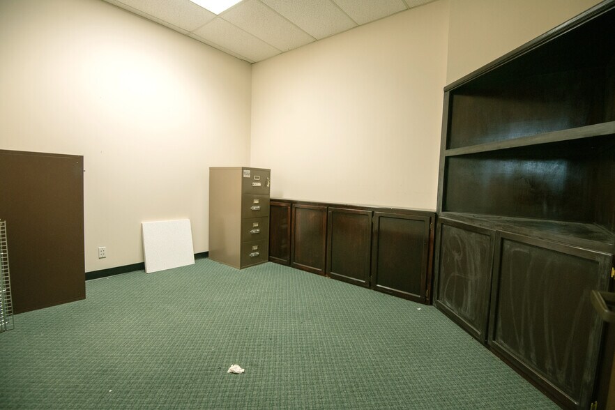 More Photos Of 1330 N Park St, Carrollton Medical For Lease