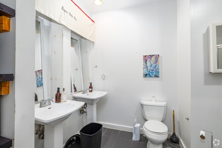 More Photos Of 221 Washington St, Binghamton Unknown For Sale