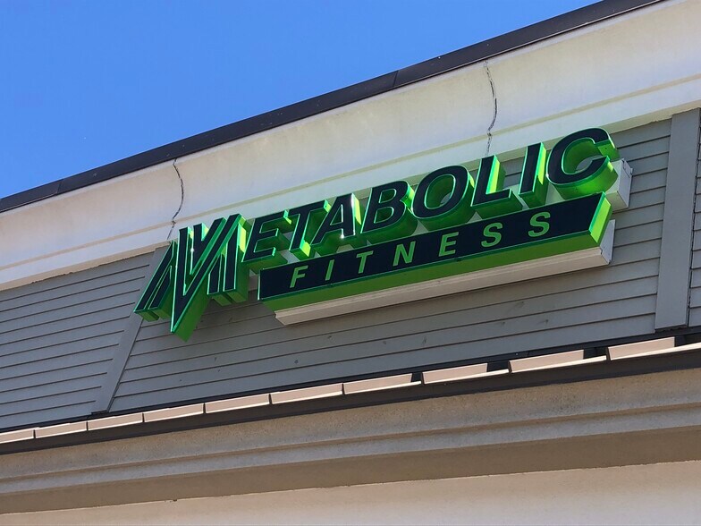 More Photos Of 7608 Oswego Rd, Liverpool Unknown For Lease