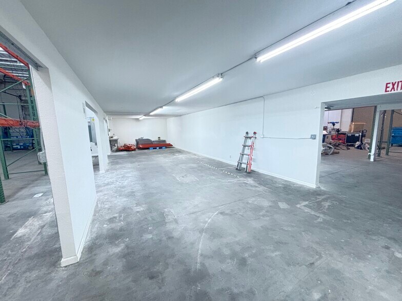 More Photos Of 836-852 Stanton Rd, Burlingame Warehouse For Lease