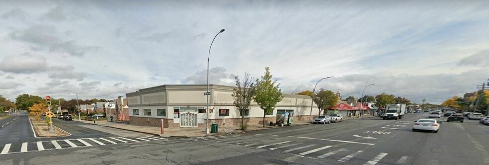 More Photos Of 254-05 Hillside Ave, Bellerose Freestanding For Lease