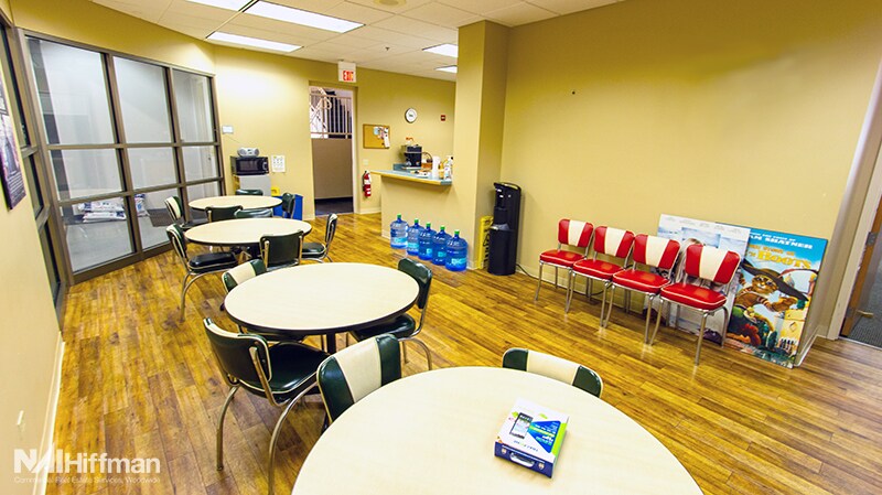 More Photos Of 2500 Lehigh Ave, Glenview Flex For Lease