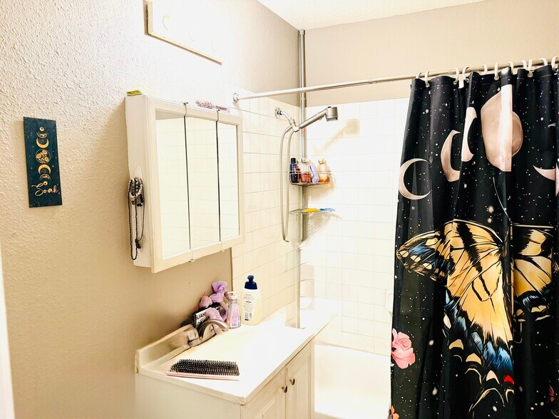 More Photos Of 1967 Linn Ln, Las Vegas Multifamily For Sale