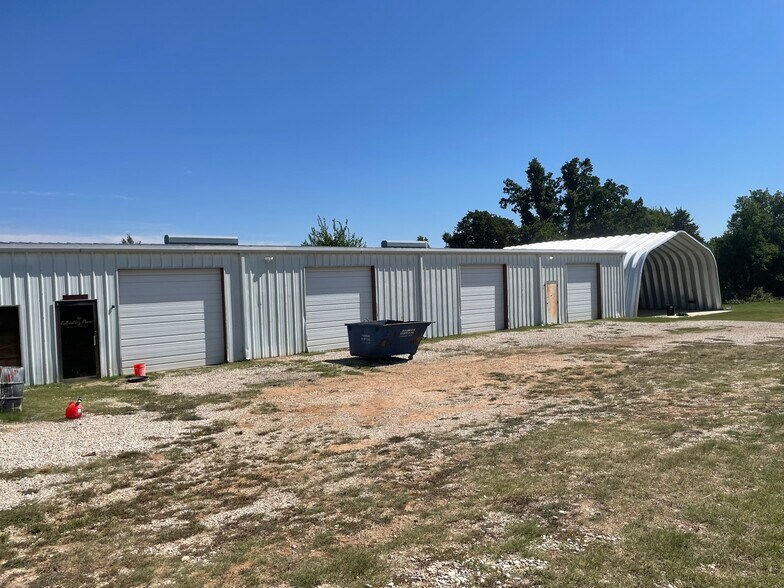 More Photos Of 18608 NE 23rd St, Harrah Light Distribution For Lease