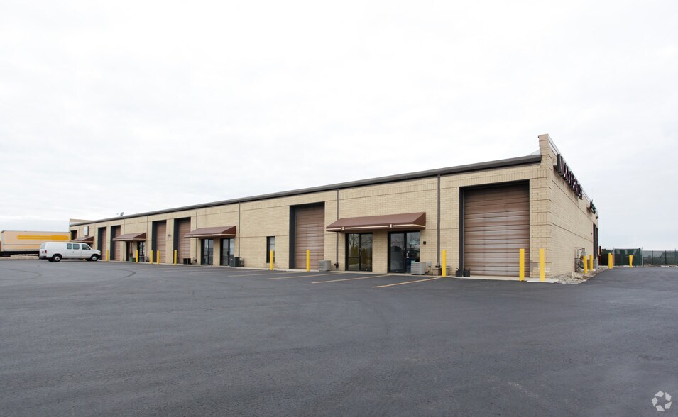 Primary Photo Of 760 Heartland Dr, Sugar Grove Warehouse For Lease