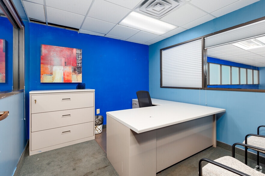 More Photos Of 4464 W Plano Pky, Plano Auto Repair For Lease