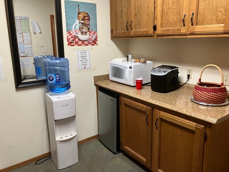 More Photos Of 513-519 W Center St, Visalia Coworking Space