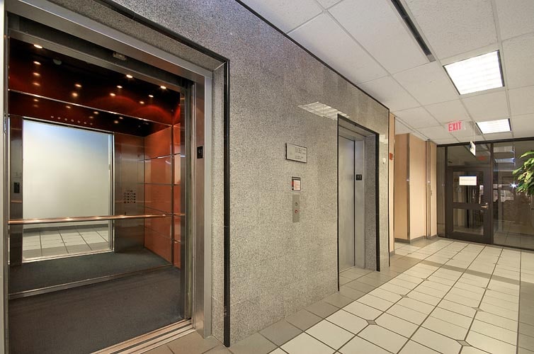 More Photos Of 1600 E Pioneer Pky, Arlington Medical For Sale