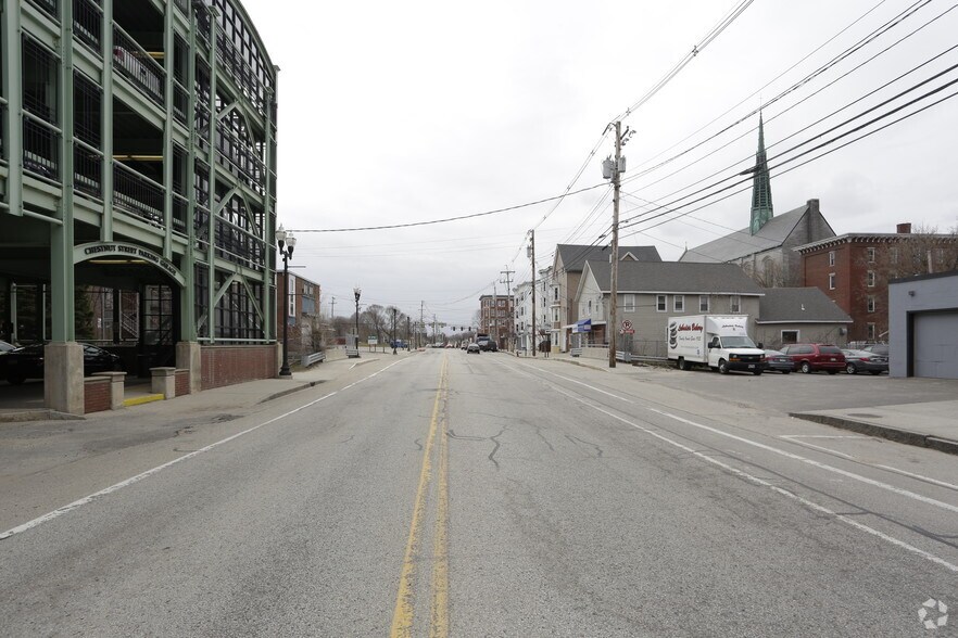 More Photos Of 141-145 Lincoln St, Lewiston Office For Sale