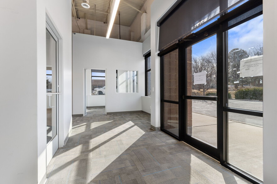 More Photos Of 590 Burbank St, Broomfield Flex For Lease