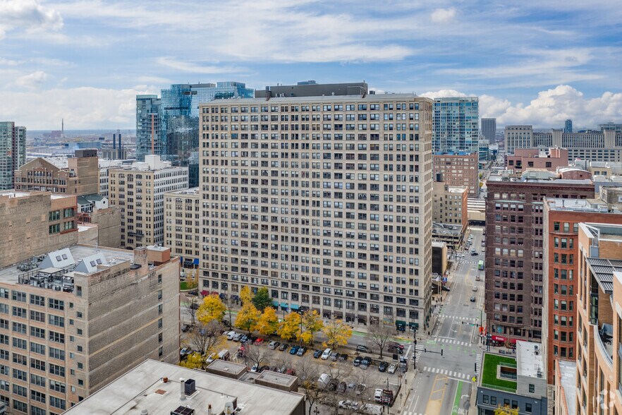 More Photos Of 600 S Dearborn St, Chicago Apartments For Lease