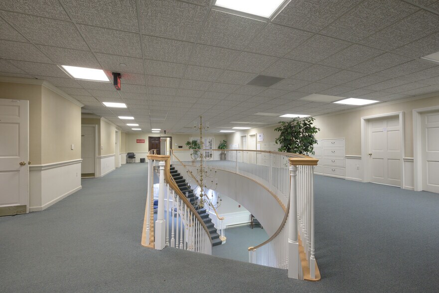 More Photos Of 1 Rossmoor Dr, Monroe Township Medical For Lease