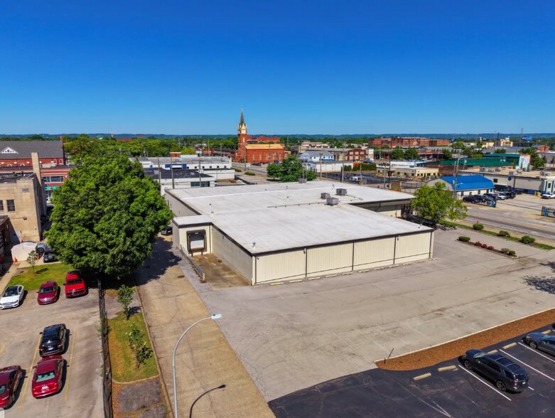 More Photos Of 1136 W Market St, Louisville Warehouse For Sale