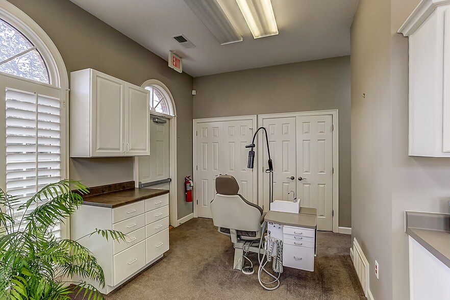 More Photos Of 3100-3106 Professional Plz, Germantown Medical For Sale