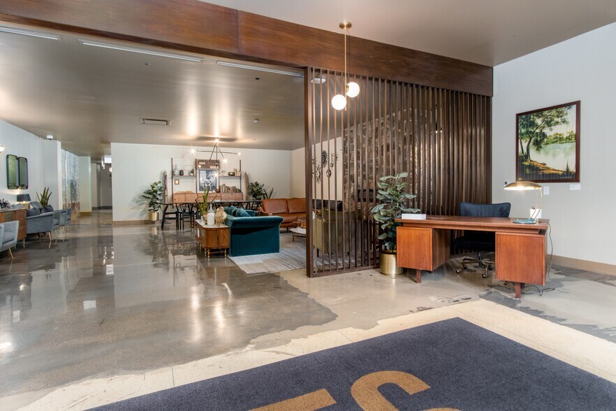 More Photos Of 5050 N Broadway St, Chicago Apartments For Lease