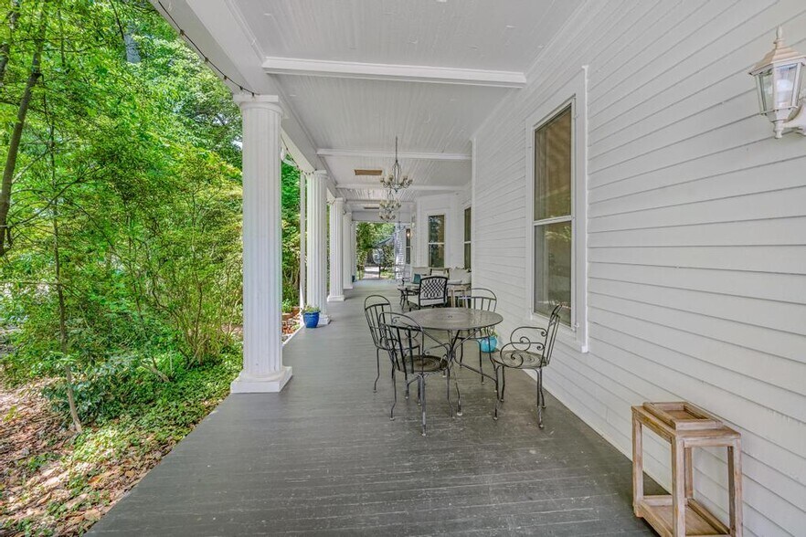 More Photos Of 252 Seavy St, Senoia Hospitality For Sale